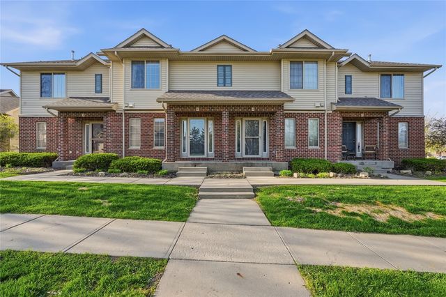 6 Ashford Place, Iowa City, IA 52245