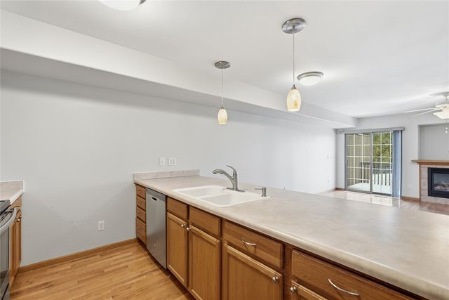 6 Ashford Place, Iowa City, IA 52245