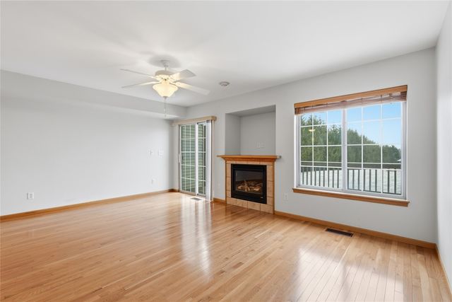 6 Ashford Place, Iowa City, IA 52245