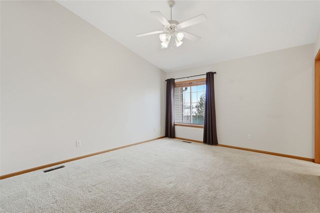 6 Ashford Place, Iowa City, IA 52245