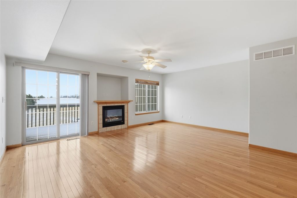 6 Ashford Place, Iowa City, IA 52245