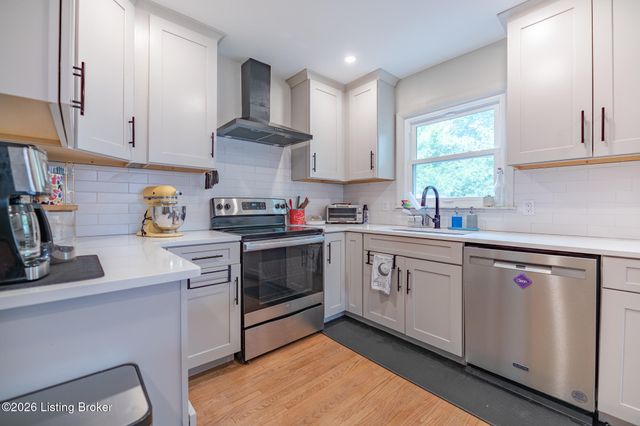 3618 Glencreek Ln, Louisville, KY 40218