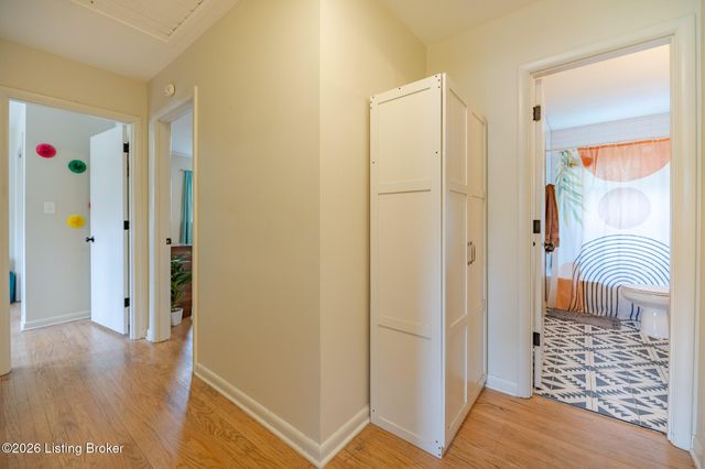 3618 Glencreek Ln, Louisville, KY 40218