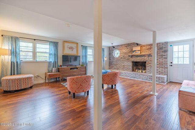 3618 Glencreek Ln, Louisville, KY 40218