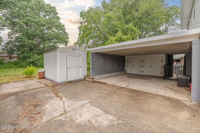 3618 Glencreek Ln, Louisville, KY 40218