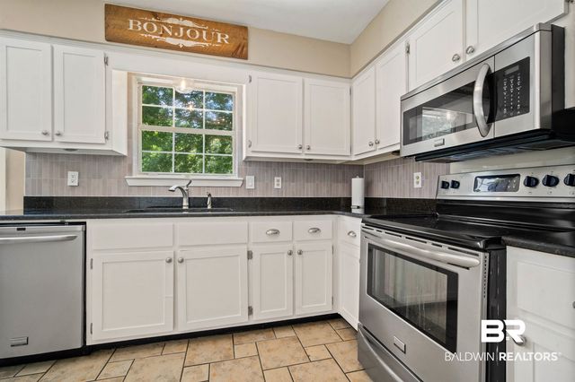 3410 Plantation Ct, Mobile, AL 36695