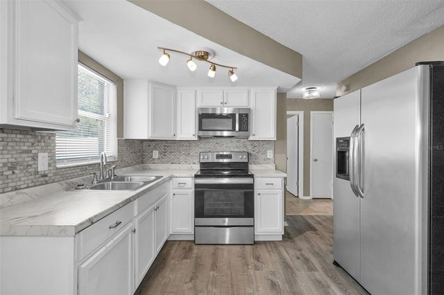8053 DEDHAM DRIVE, Port Richey, FL 34668