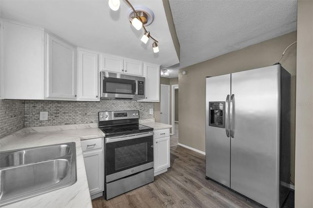 8053 DEDHAM DRIVE, Port Richey, FL 34668