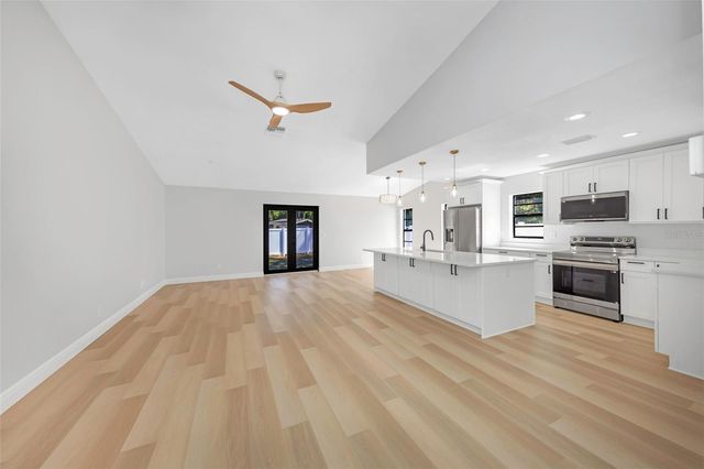 8315 N TEMPLE PLACE, Tampa, FL 33617