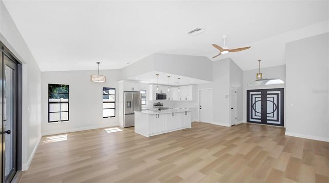 8315 N TEMPLE PLACE, Tampa, FL 33617