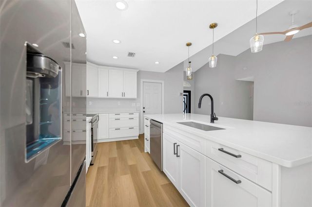 8315 N TEMPLE PLACE, Tampa, FL 33617