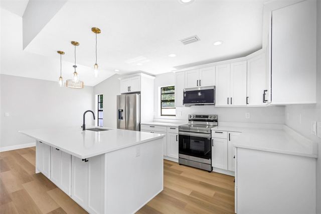 8315 N TEMPLE PLACE, Tampa, FL 33617