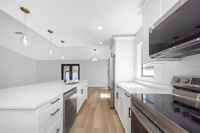 8315 N TEMPLE PLACE, Tampa, FL 33617