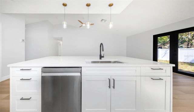 8315 N TEMPLE PLACE, Tampa, FL 33617