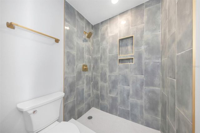 8315 N TEMPLE PLACE, Tampa, FL 33617