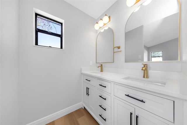 8315 N TEMPLE PLACE, Tampa, FL 33617