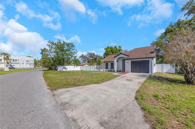 8315 N TEMPLE PLACE, Tampa, FL 33617