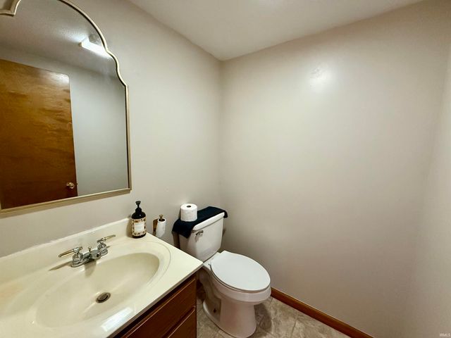 471 N 48 E, Winamac, IN 46996