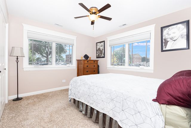 6116 W 94th Street, Oak Lawn, IL 60453