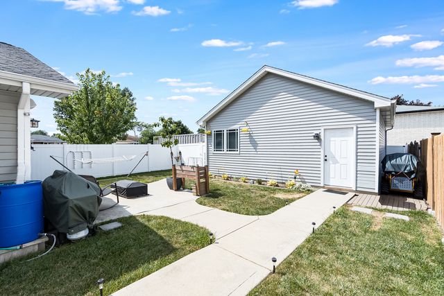 6116 W 94th Street, Oak Lawn, IL 60453