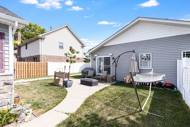6116 W 94th Street, Oak Lawn, IL 60453