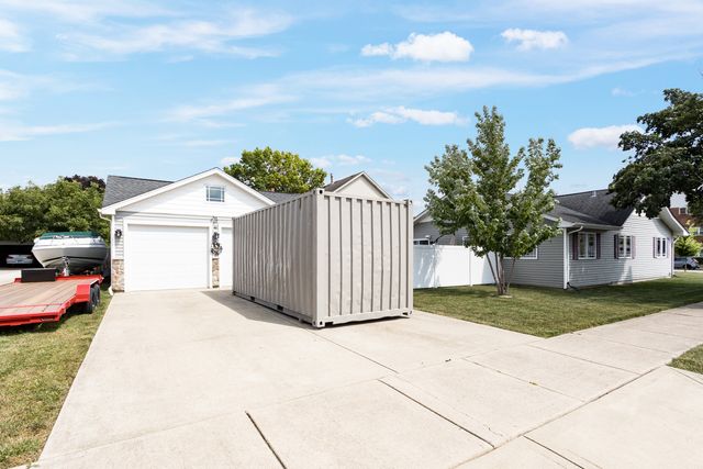 6116 W 94th Street, Oak Lawn, IL 60453