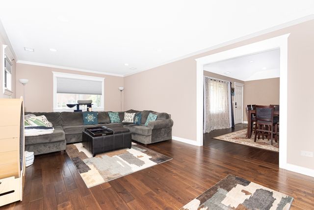 6116 W 94th Street, Oak Lawn, IL 60453