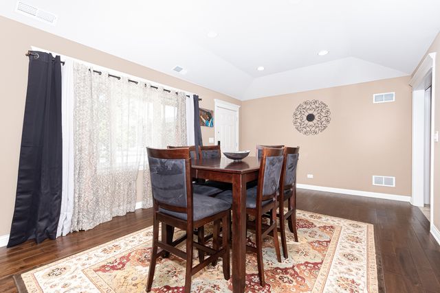 6116 W 94th Street, Oak Lawn, IL 60453