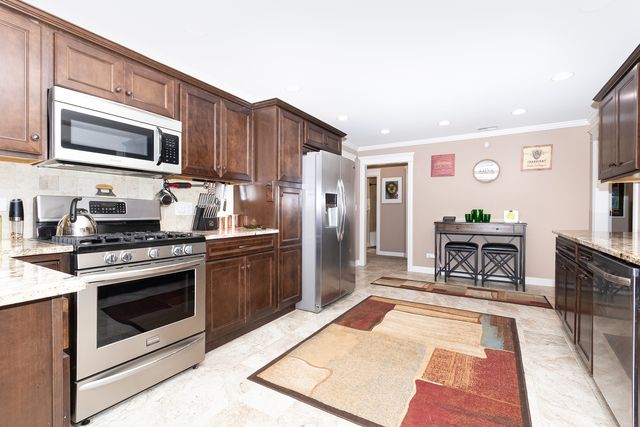 6116 W 94th Street, Oak Lawn, IL 60453