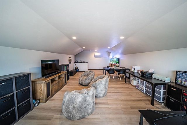 805 E EVERGREEN DRIVE, Kaukauna, WI 54130