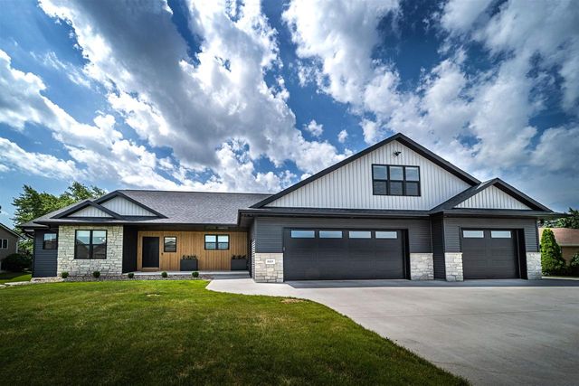 805 E EVERGREEN DRIVE, Kaukauna, WI 54130