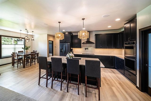 805 E EVERGREEN DRIVE, Kaukauna, WI 54130