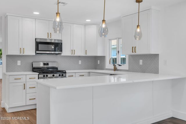 17 Christiansted Street, Toms River, NJ 08757