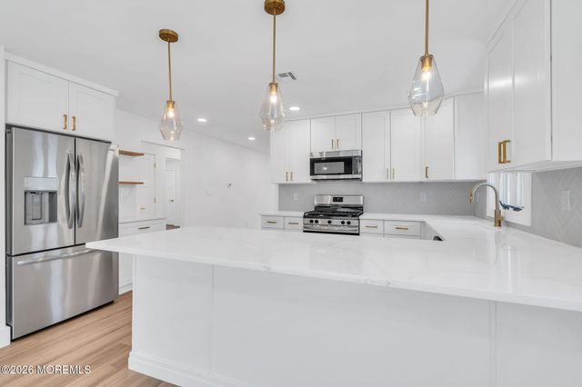 17 Christiansted Street, Toms River, NJ 08757