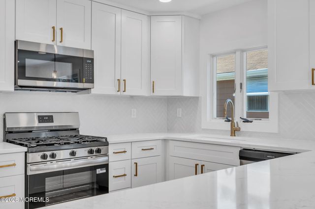 17 Christiansted Street, Toms River, NJ 08757