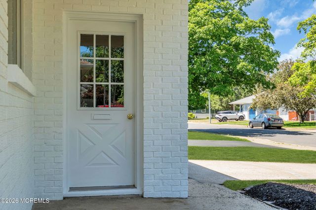 17 Christiansted Street, Toms River, NJ 08757