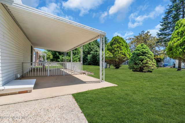 17 Christiansted Street, Toms River, NJ 08757