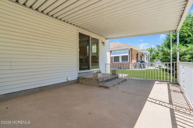 17 Christiansted Street, Toms River, NJ 08757