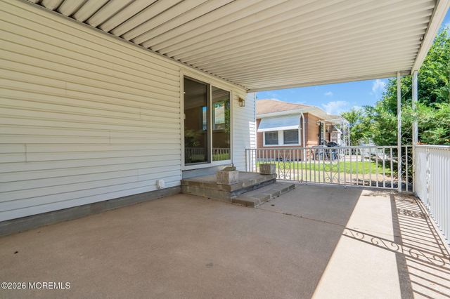 17 Christiansted Street, Toms River, NJ 08757