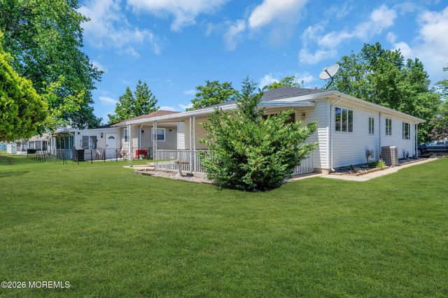17 Christiansted Street, Toms River, NJ 08757