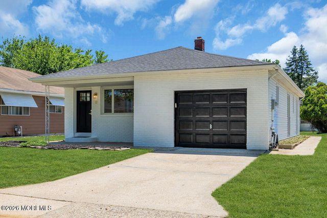 17 Christiansted Street, Toms River, NJ 08757