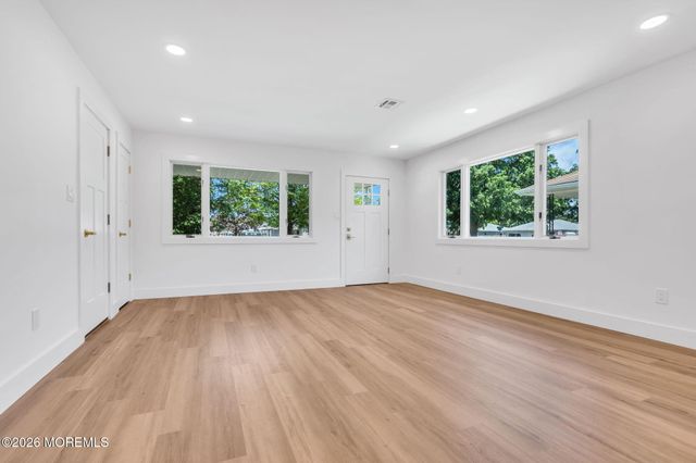 17 Christiansted Street, Toms River, NJ 08757