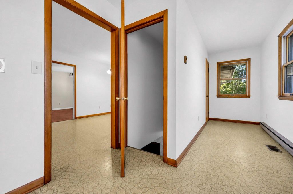 Image 16 of property listing at 24295 LANGFORD RD, Chestertown, MD 21620