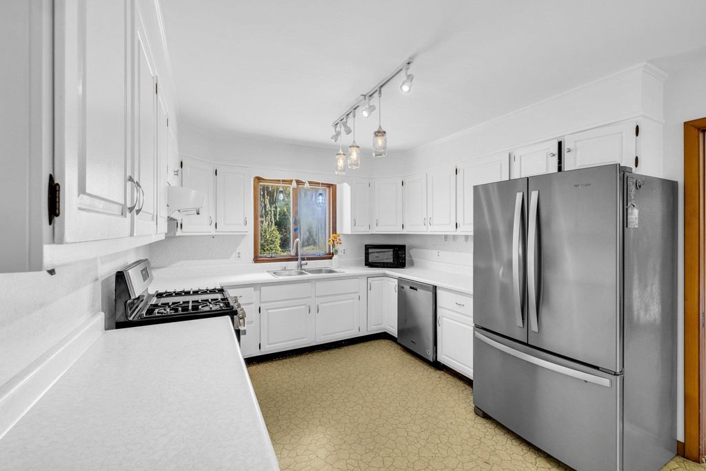 Image 19 of property listing at 24295 LANGFORD RD, Chestertown, MD 21620