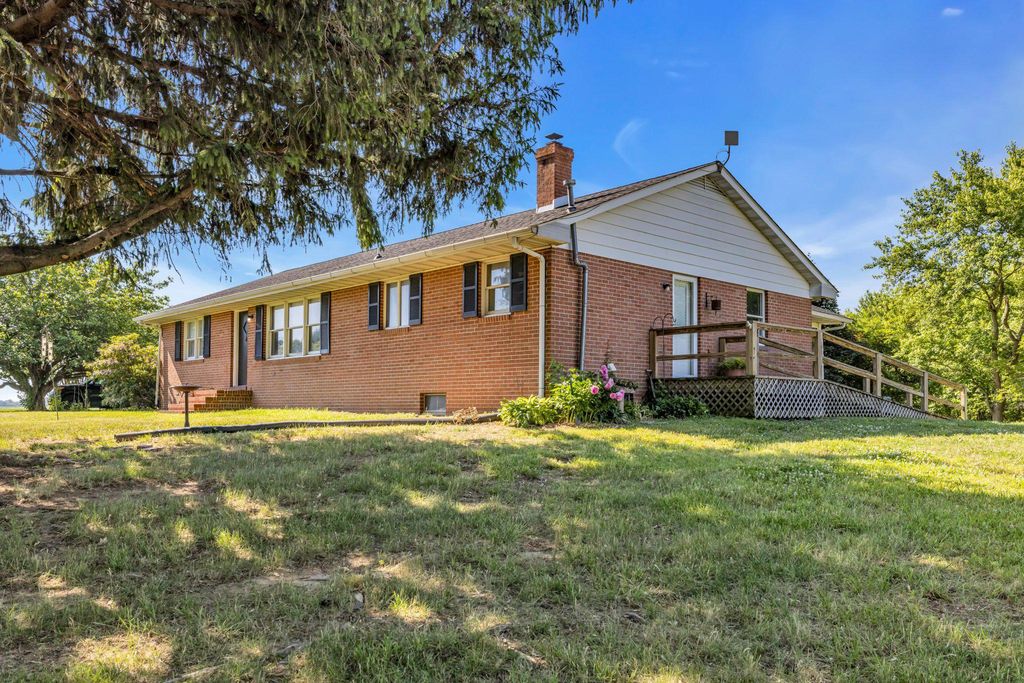 Image 7 of property listing at 24295 LANGFORD RD, Chestertown, MD 21620