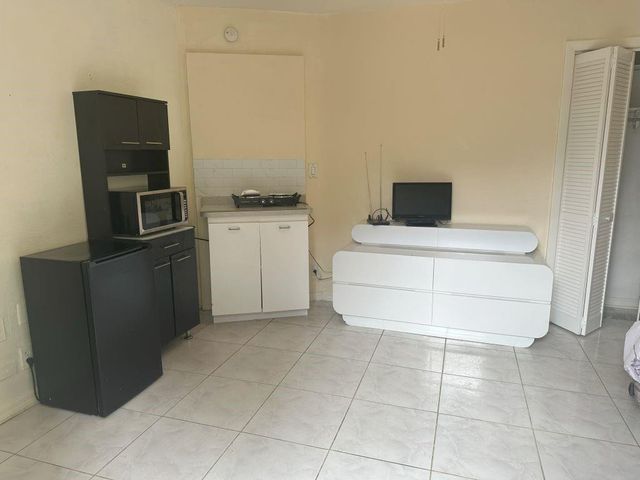 4610 Peters Rd, Plantation, FL 33317