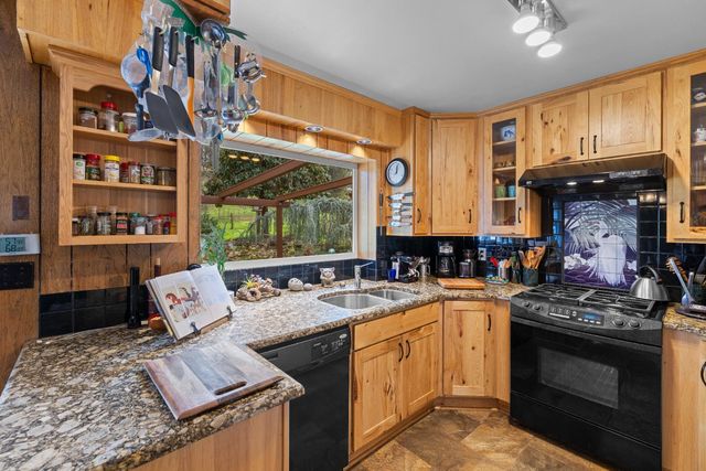 19520 Placer Hills Rd, Colfax, CA 95713