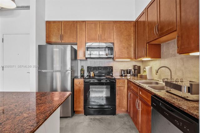 2001 Biscayne Boulevard 3405, Miami, FL 33137