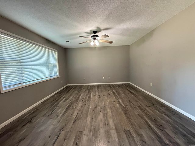 1905 Glendale, Paragould, AR 72450