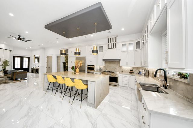 3520 Beauchamp Street, Houston, TX 77009